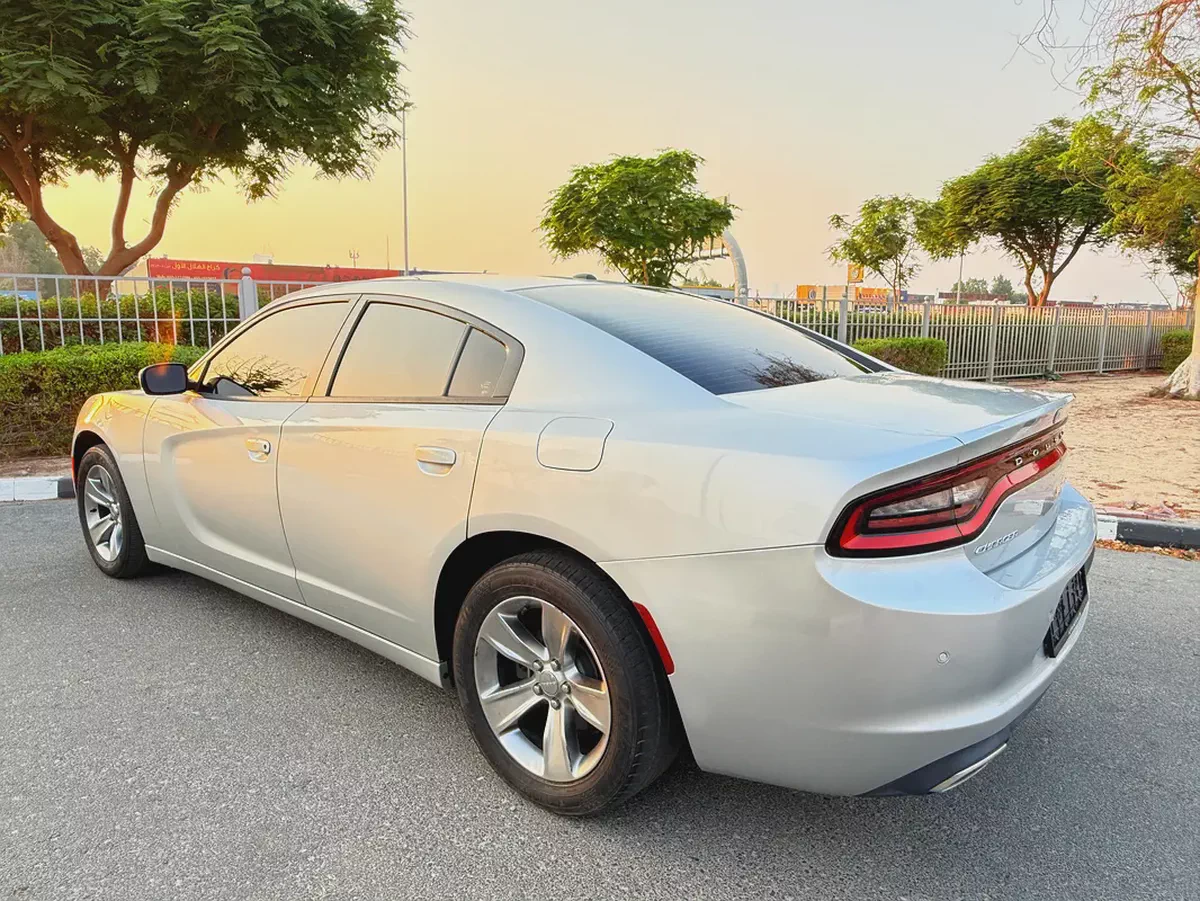 Dodge Charger SXT 2019 GCC! Perfect condition! Recently serviced!-2-2