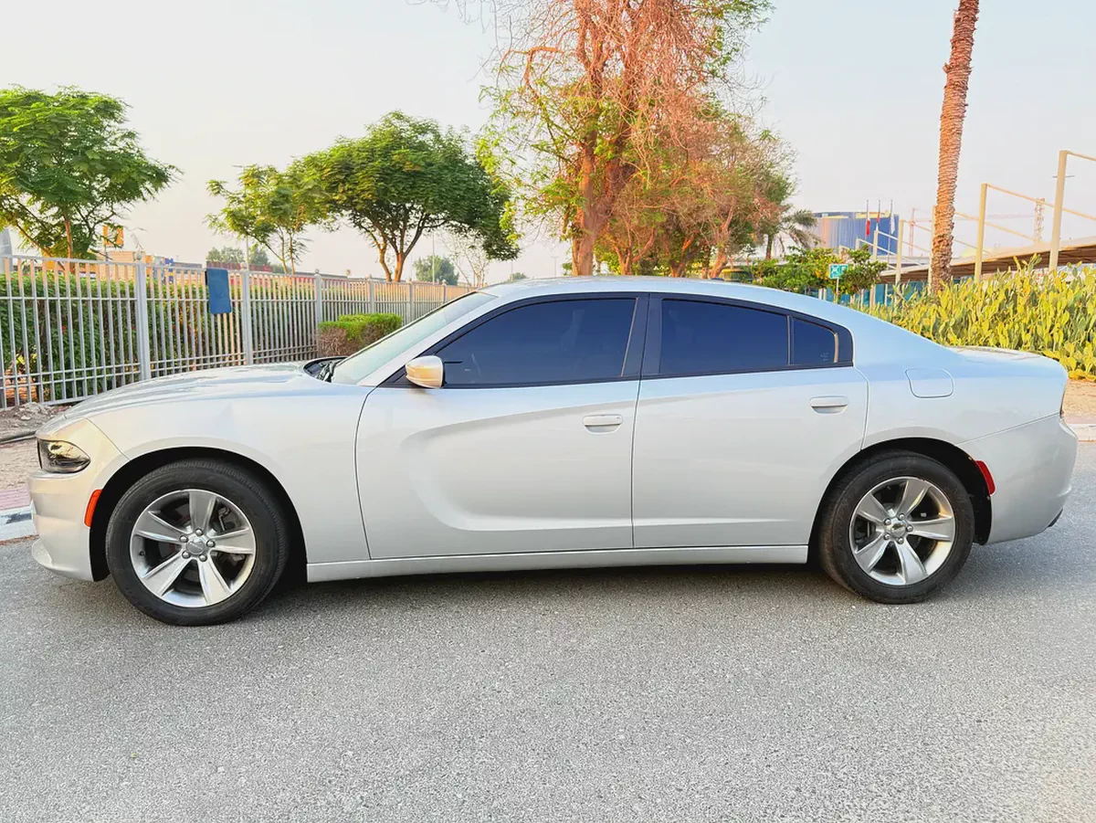 Dodge Charger SXT 2019 GCC! Perfect condition! Recently serviced!-3-3