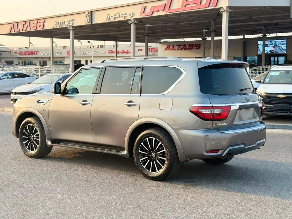 Nissan Armada SL-12-0