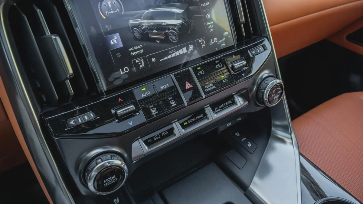 Lexus LX-Series LX 700h VIP-9-9