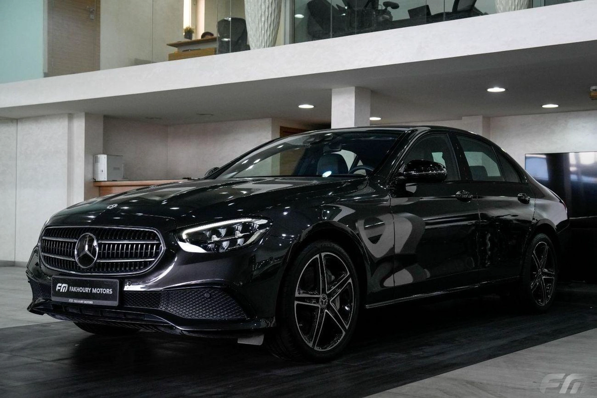 Mercedes Benz E300 PREMIUM PLUS HYBRID - IN ITS EXCELLENT CONDITION!!!