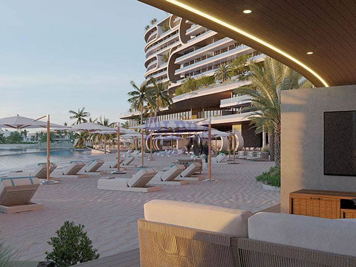 Luxurious Beachfront| Direct Seller | High floor-4-4