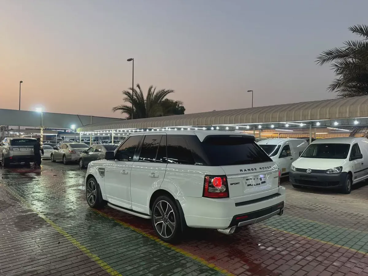 2012 Land Rover Range Rover Sport HSE GCC Specs in Excellent Condition-5-5
