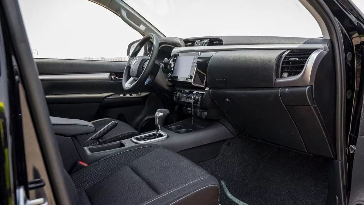 Toyota Hilux SGLX Toyota Hilux 2.4L Diesel AT 4x4 Full Option 2025-12-0