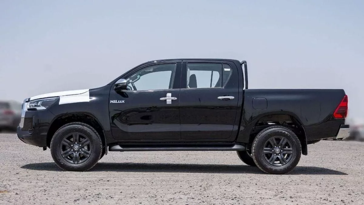 Toyota Hilux SGLX Toyota Hilux 2.4L Diesel AT 4x4 Full Option 2025-8-0