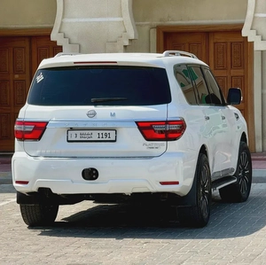 محول 2023 خليجي Nissan Patrol LE Platinum 2011 GCC Specs