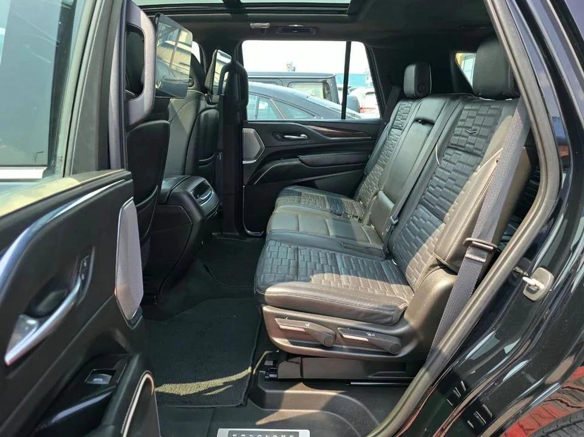 Cadillac Escalade Sport Platinum 6.2L AWD Original Paint 2021 GCC - AED 195,000 (AED 215,000)-15-15