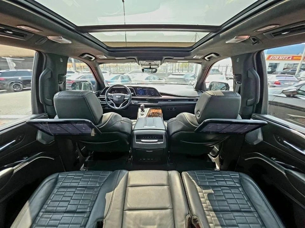Cadillac Escalade Sport Platinum 6.2L AWD Original Paint 2021 GCC - AED 195,000 (AED 215,000)
