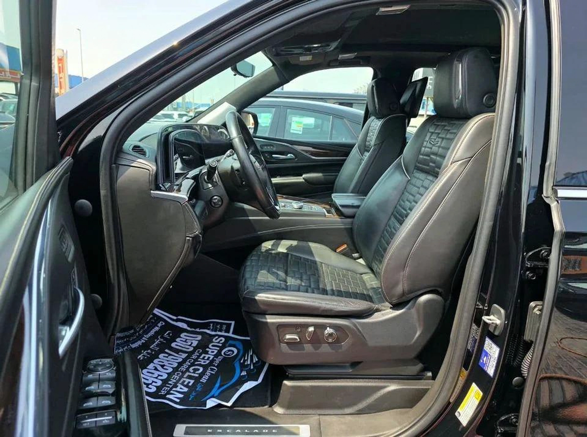 Cadillac Escalade Sport Platinum 6.2L AWD Original Paint 2021 GCC - AED 195,000 (AED 215,000)-4-4