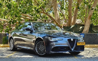 Alfa Romeo Giulia Super 2019 GCC Specs | 3 Months extendable warranty | 620 AED per month-2