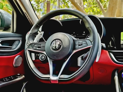 Alfa Romeo Giulia Super 2019 GCC Specs | 3 Months extendable warranty | 620 AED per month-6