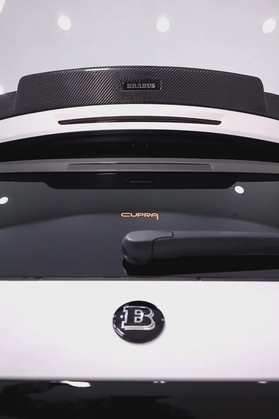 GLS 63 WITH FULL BRABUS 900 CARBON BODYKIT + PILOT SEATS + PREMIUM BRABUS INTERIOR + CARBON-13