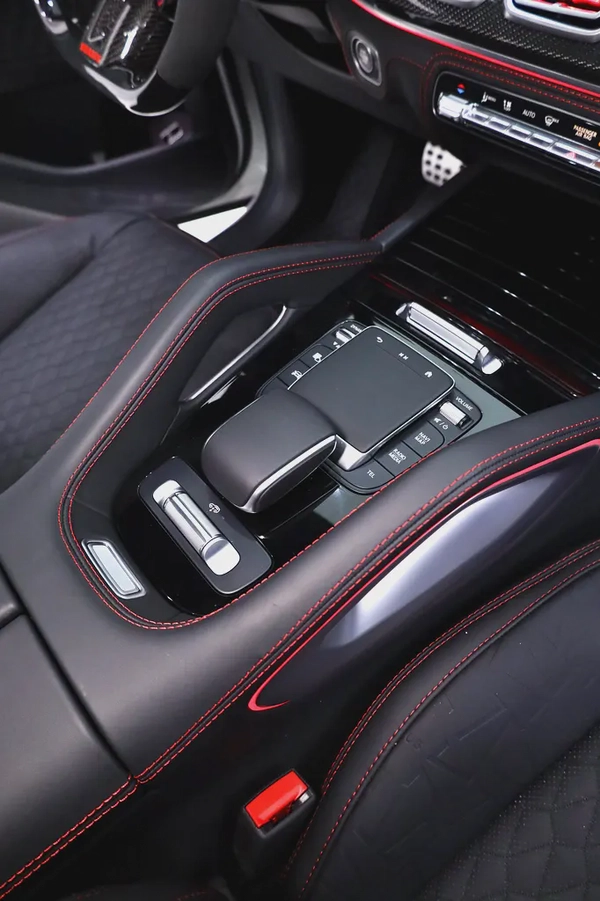 GLS 63 WITH FULL BRABUS 900 CARBON BODYKIT + PILOT SEATS + PREMIUM BRABUS INTERIOR + CARBON
