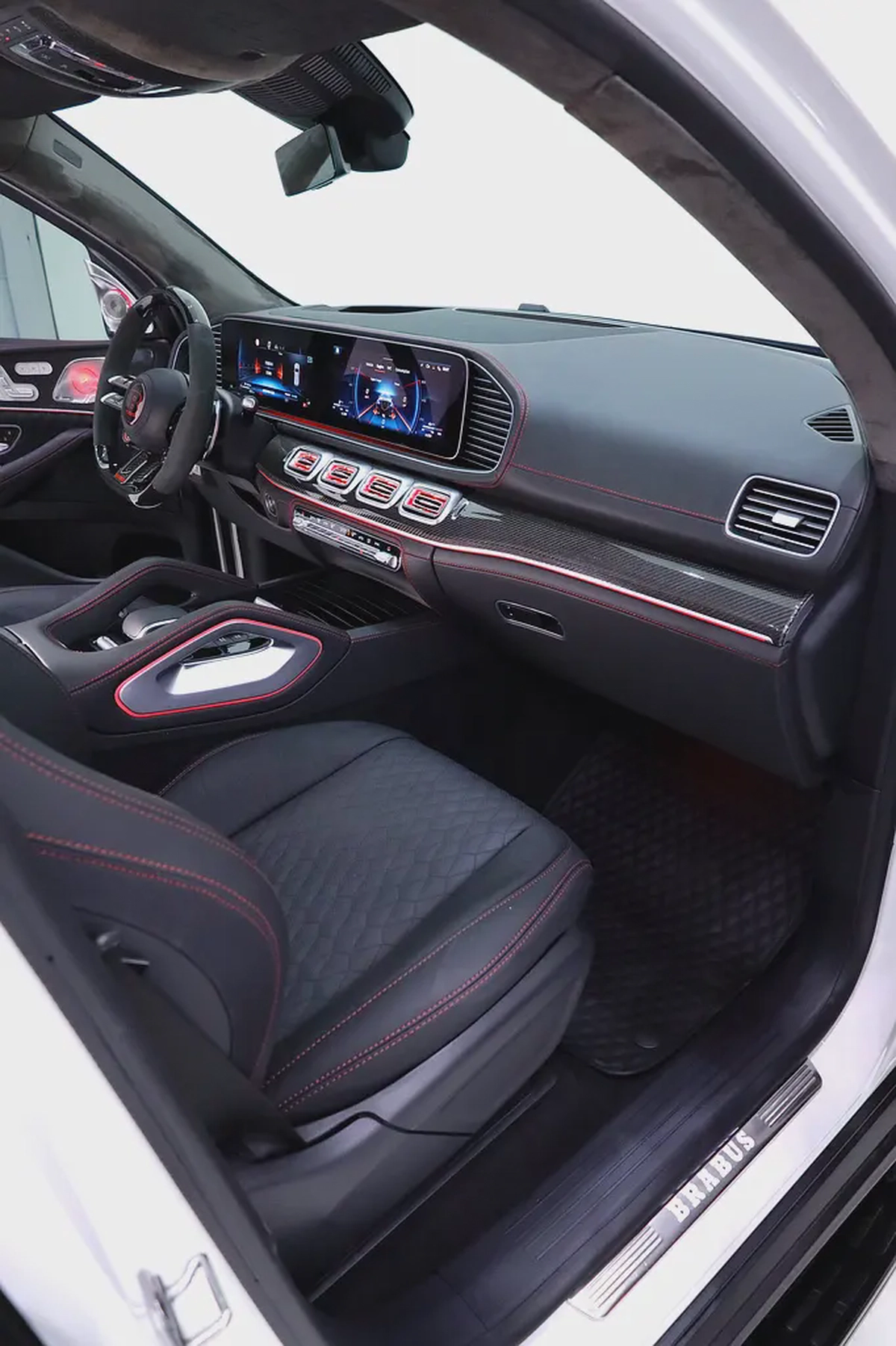 GLS 63 WITH FULL BRABUS 900 CARBON BODYKIT + PILOT SEATS + PREMIUM BRABUS INTERIOR + CARBON-7-7