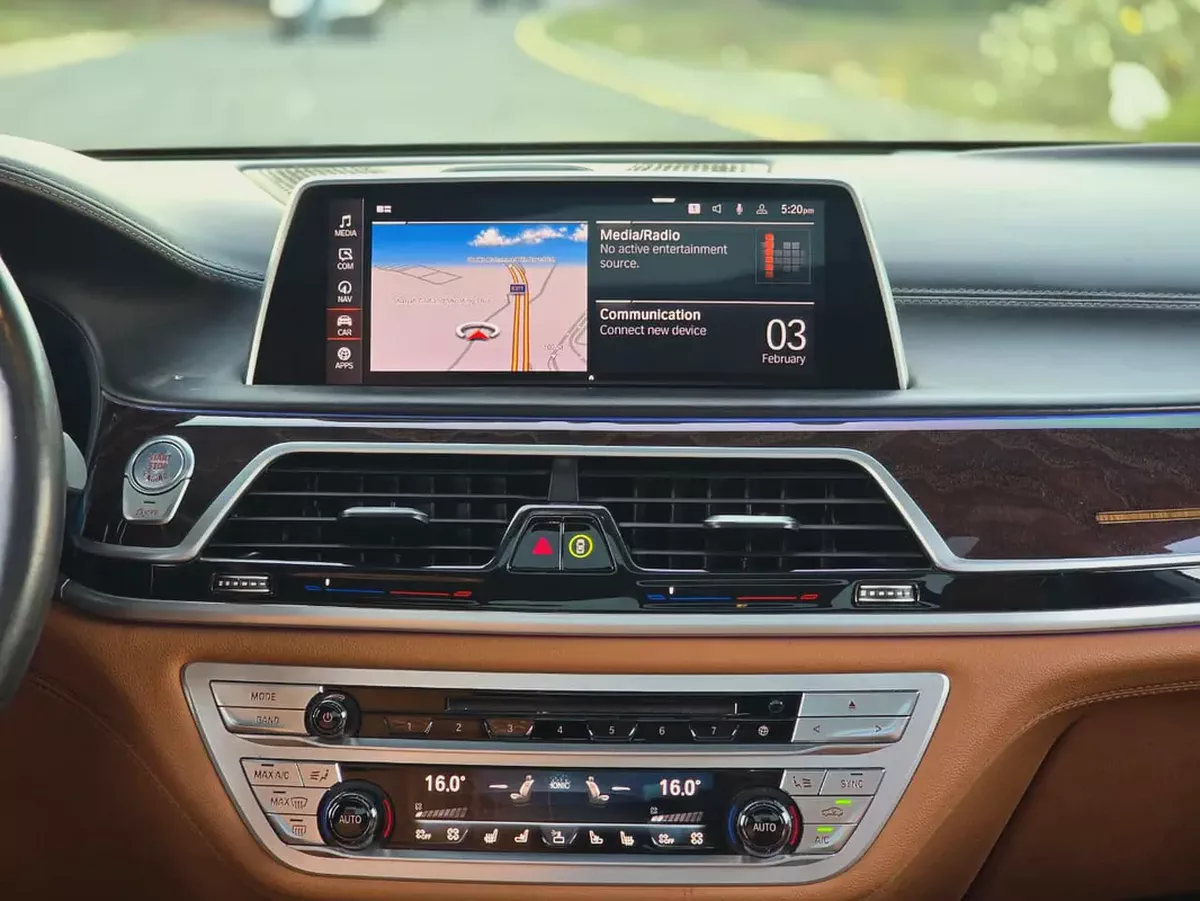 BMW 750Li xDrive 2020 GCC Specs - Luxury  Performance // Contraic serivce till 2027 // Full opi-9-9