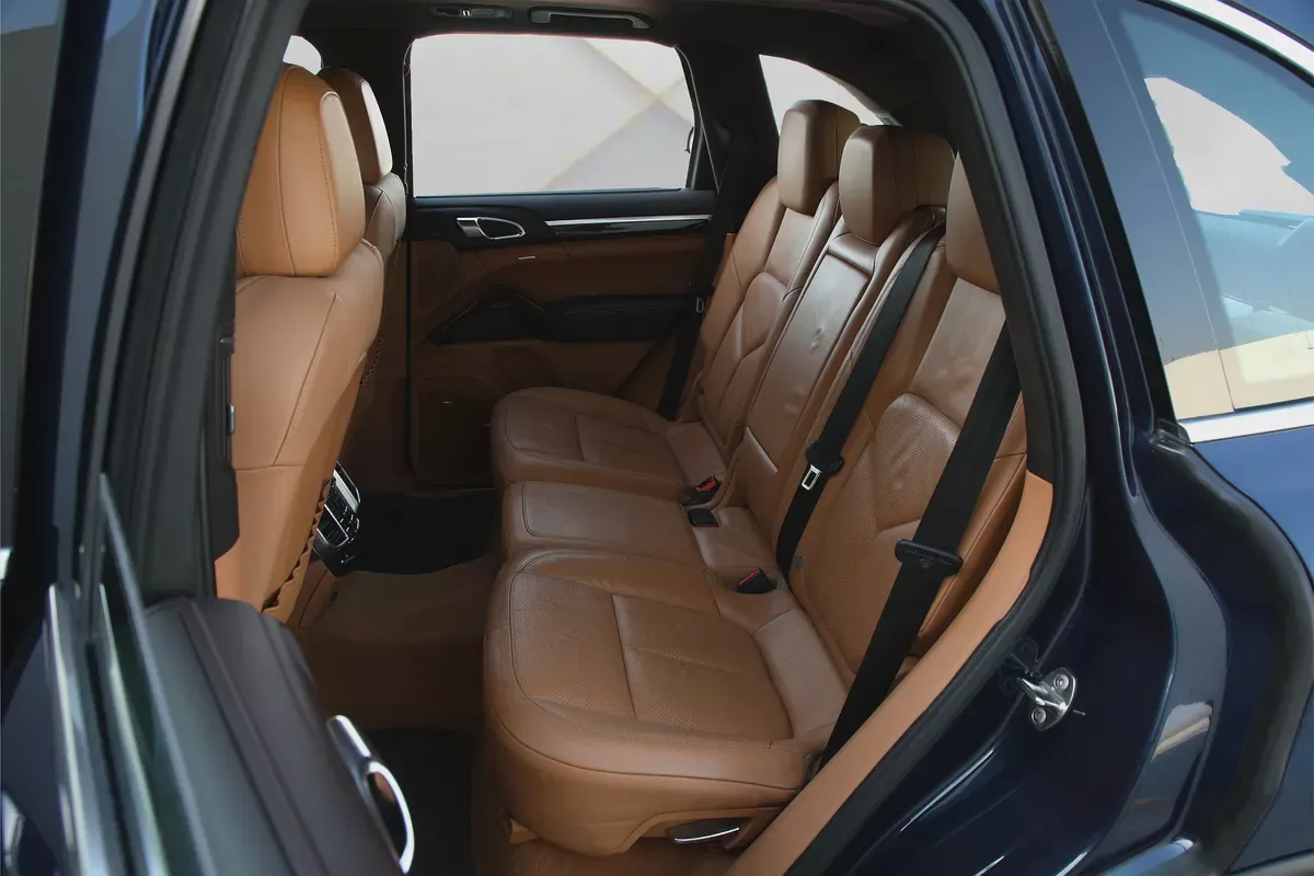 PORSCHE CAYENNE S - 2013 - GCC - FULLY LOADED - AMAZING CONDITION-18-18