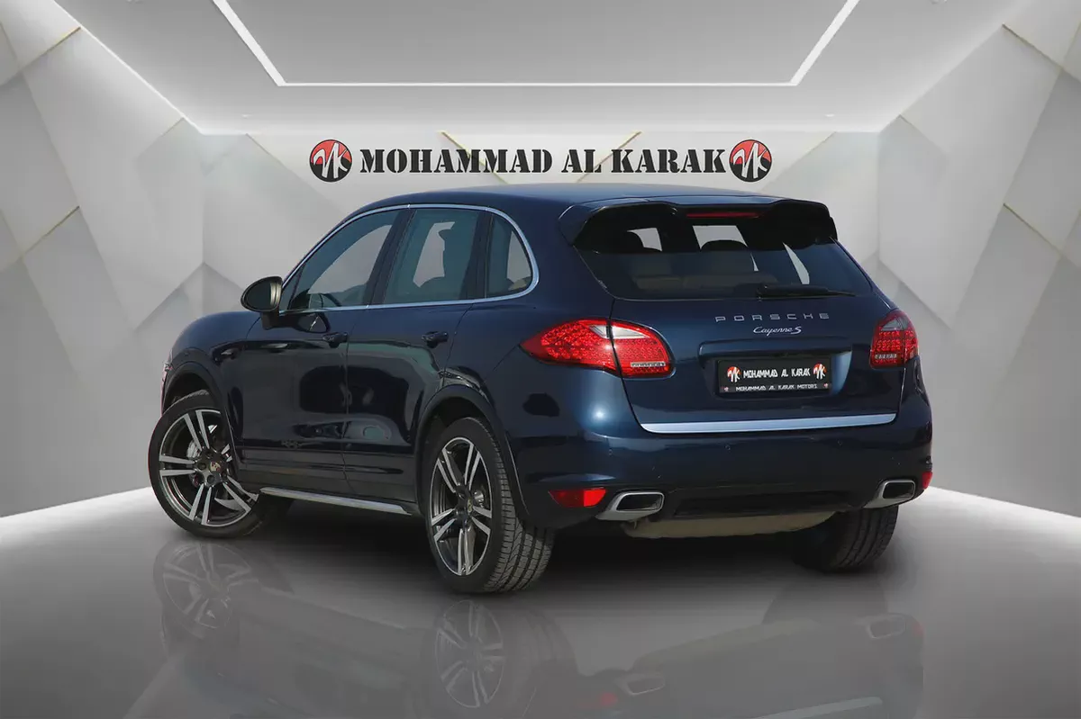 PORSCHE CAYENNE S - 2013 - GCC - FULLY LOADED - AMAZING CONDITION-4-4