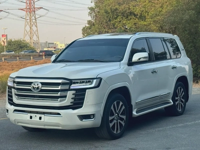 Toyota Land Cruiser GXR 2019 GCC Specs-1