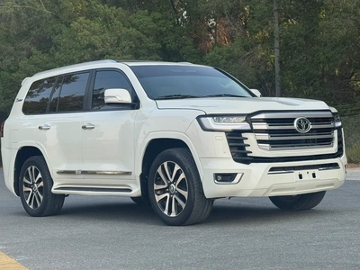 Toyota Land Cruiser GXR 2019 GCC Specs-2