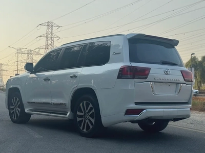 Toyota Land Cruiser GXR 2019 GCC Specs-5