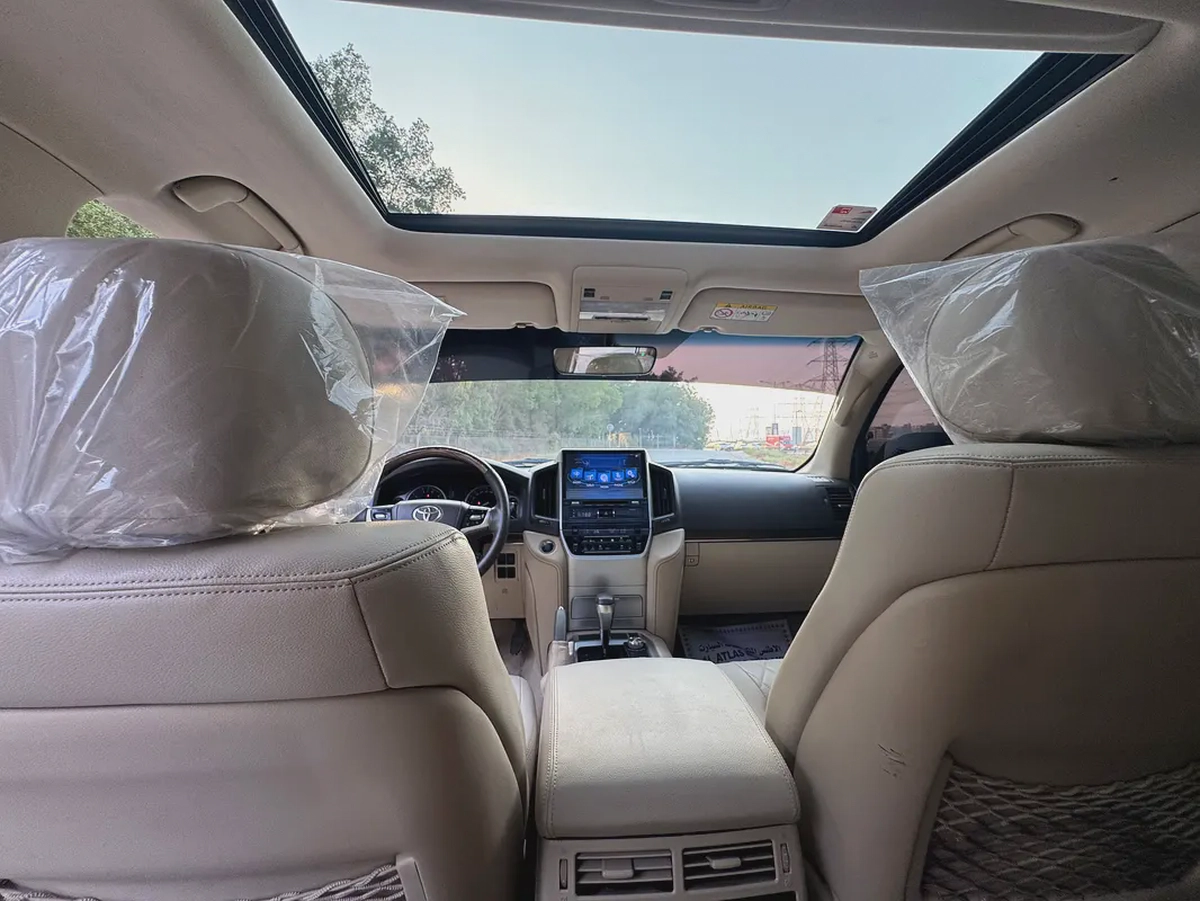 Toyota Land Cruiser GXR 2019 GCC Specs-11-11