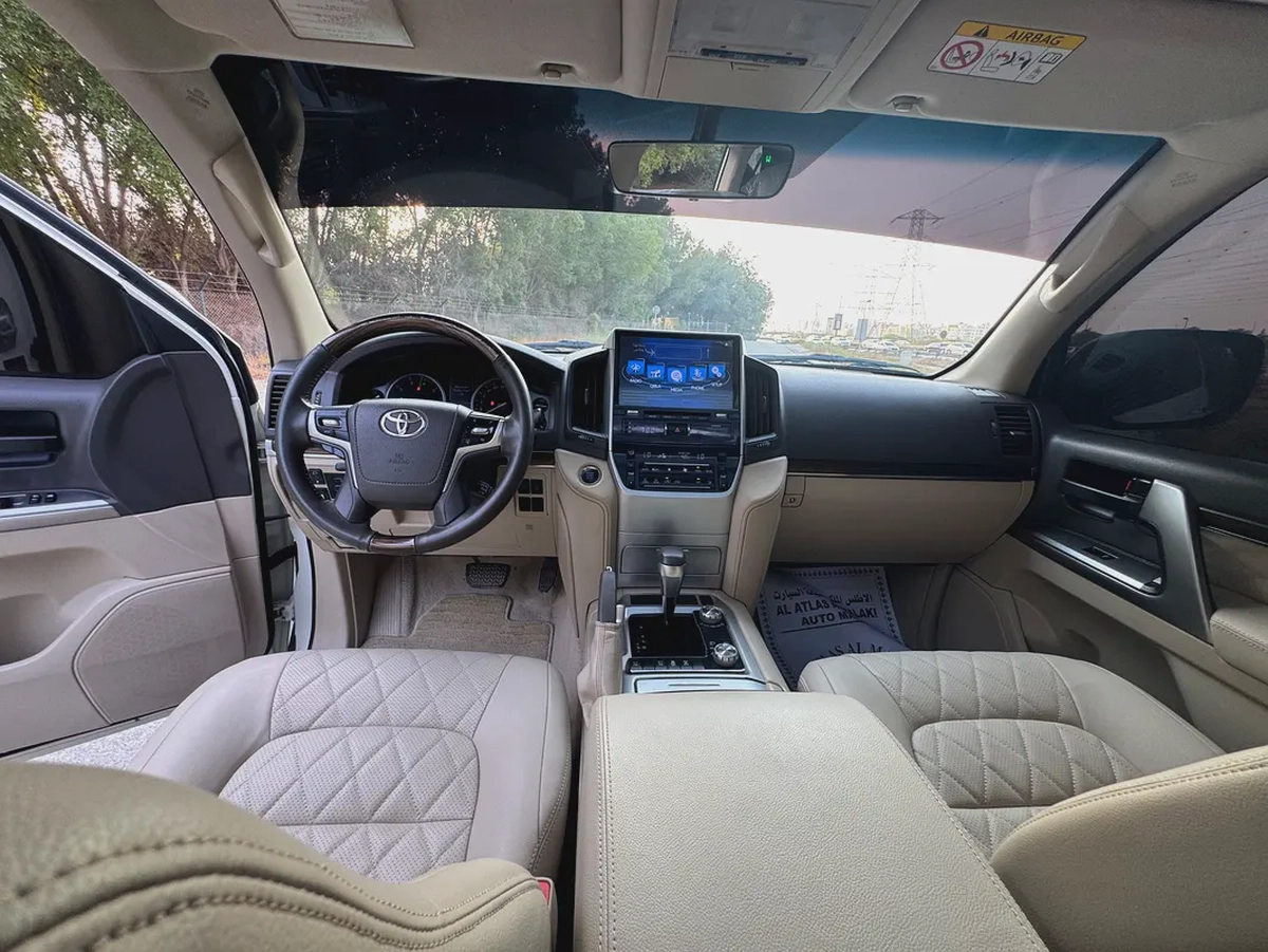 Toyota Land Cruiser GXR 2019 GCC Specs-12-12