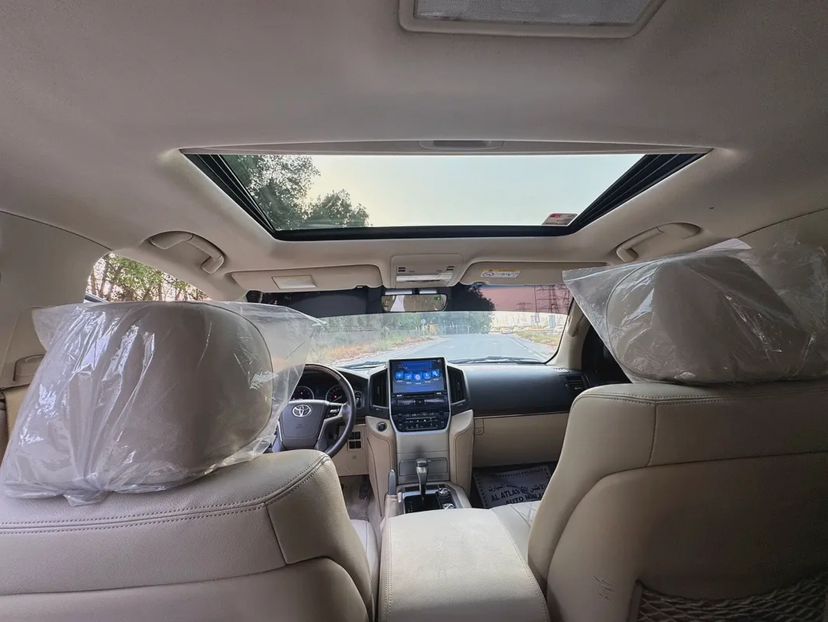 Toyota Land Cruiser GXR 2019 GCC Specs-13-13