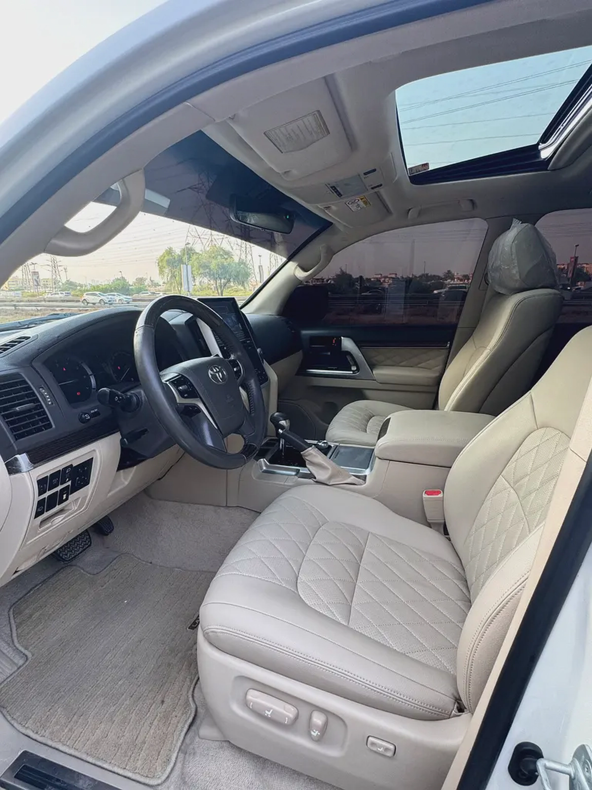 Toyota Land Cruiser GXR 2019 GCC Specs-6-6