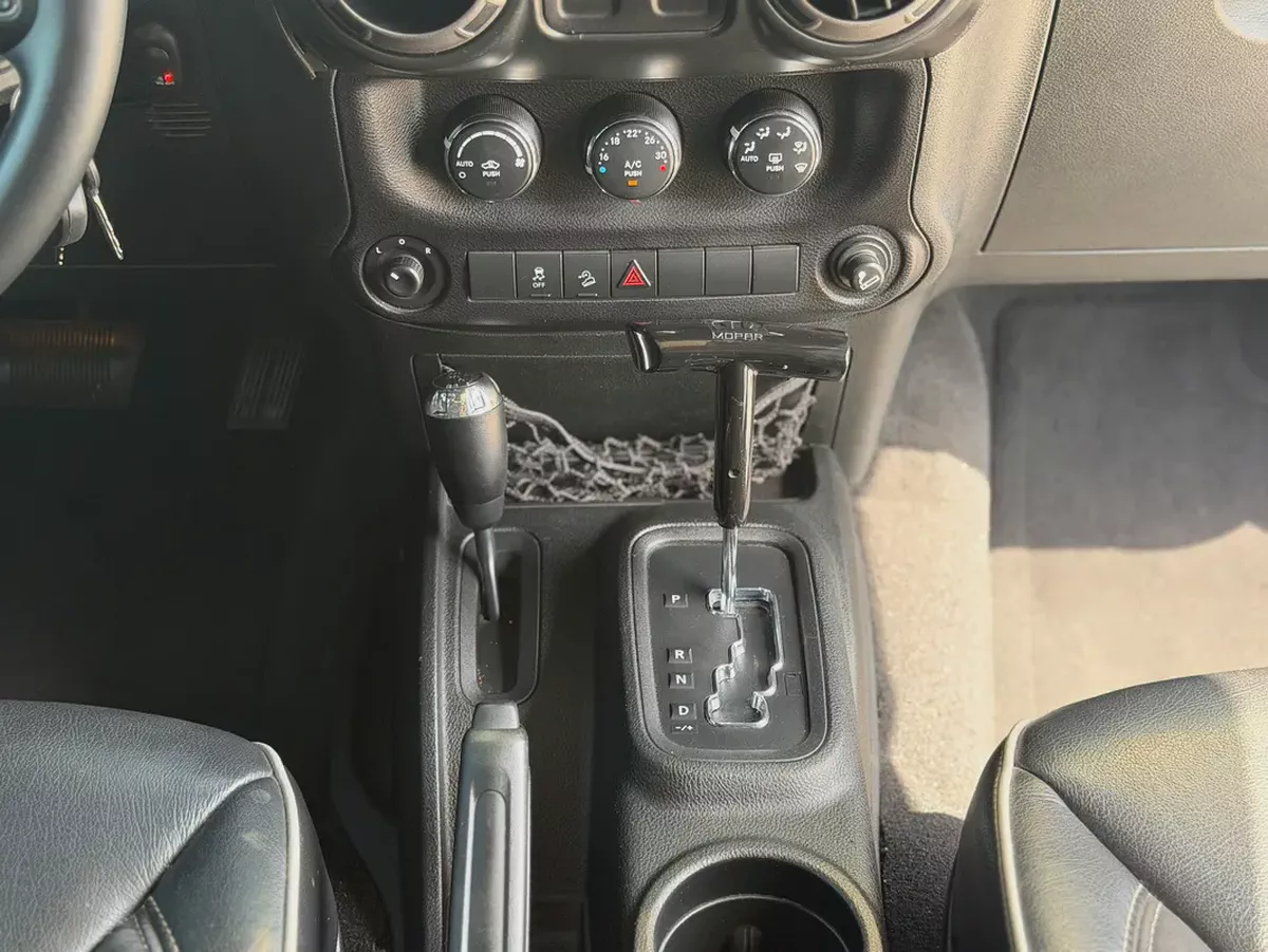 Original Paint | 2017 Jeep Wrangler Sport | GCC Specs - Well Maintained-10-10