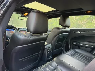 2021 Chrysler 300S | Sporty V6 | American Specs | Perfect condition-9