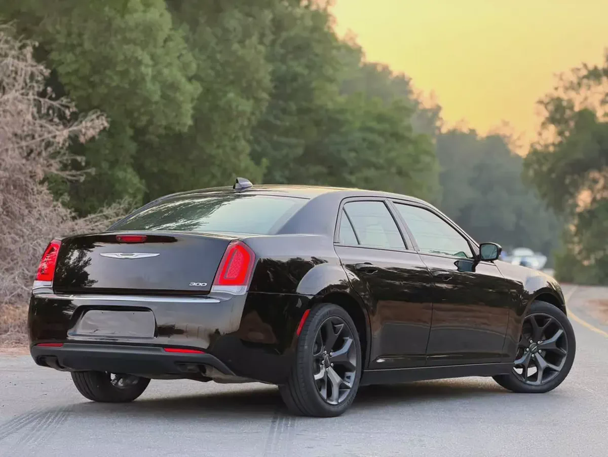 2021 Chrysler 300S | Sporty V6 | American Specs | Perfect condition-3-3