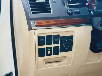 Toyota Land Cruiser VXR 2016 GCC Specs تويوتا لاند كروزر VXR 2016 خليجي – V8 5.7L – فل أوبشن-11