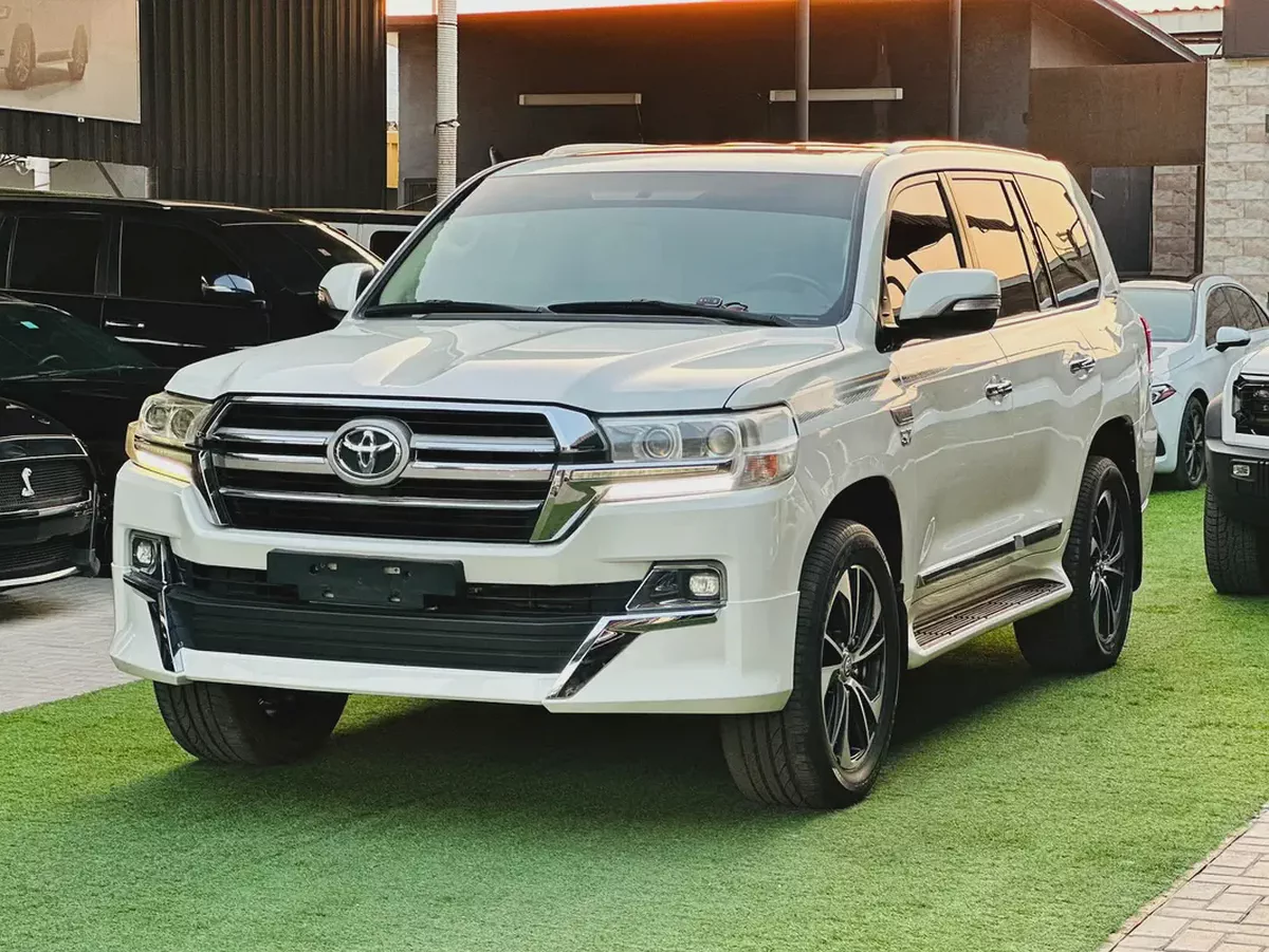 Toyota Land Cruiser VXR 2016 GCC Specs تويوتا لاند كروزر VXR 2016 خليجي – V8 5.7L – فل أوبشن
