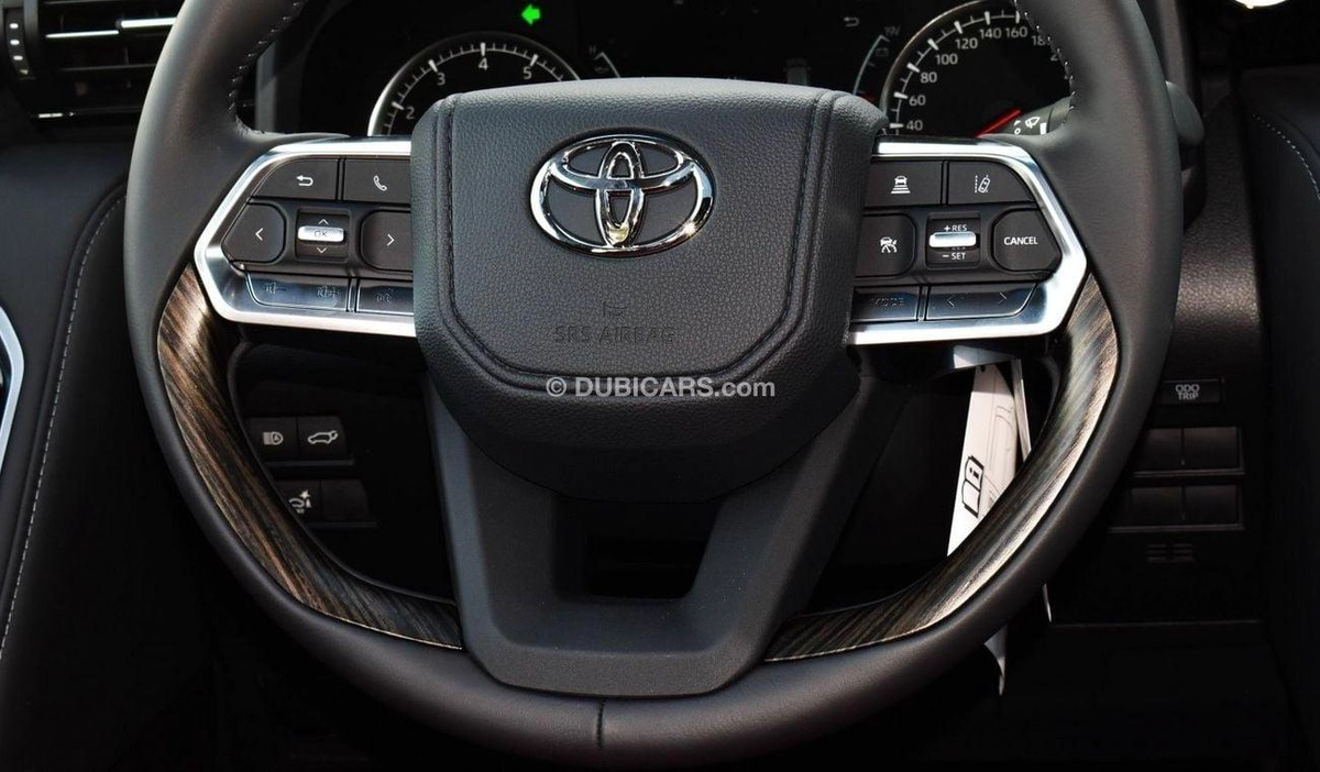 Toyota Land Cruiser VXR VX 3.5L TWIN TURBO FULL OPTION WITH RADAR AND MEMORY SEAT-6-0