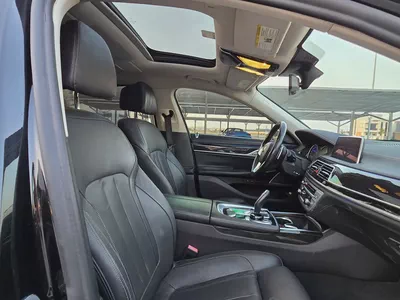 BMW 7-Series 740Li 2019 American Specs-11