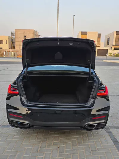 BMW 7-Series 740Li 2019 American Specs-13