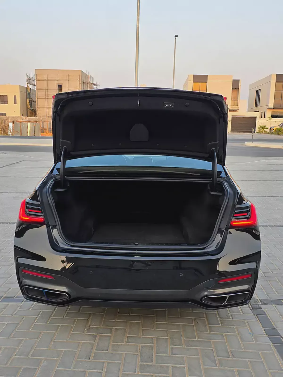 BMW 7-Series 740Li 2019 American Specs-13-13