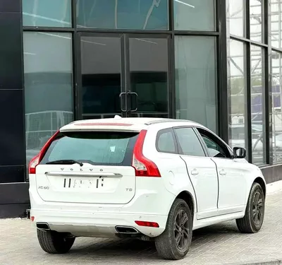 Volvo XC60 PREMIUM GCC Specs - Reliable Luxury SUV in Excellent Condition-8