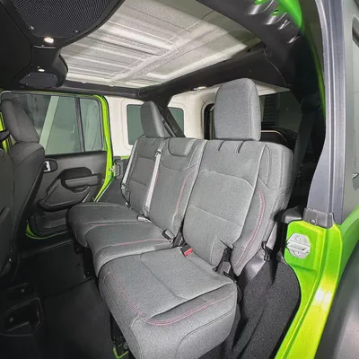 2025 Jeep Wrangler Rubicon V6-10