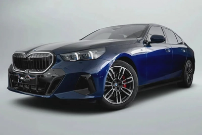 4,426 AED / 60 months | 0% DP | 2024 BMW 520i M Sport / Full AGMC BMW Service History-4
