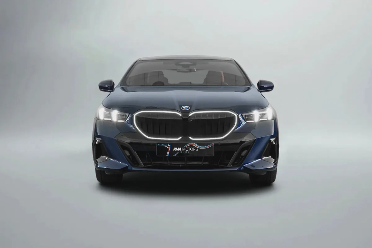 4,426 AED / 60 months | 0% DP | 2024 BMW 520i M Sport / Full AGMC BMW Service History-2-2