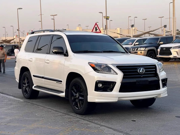 لكذس LX570 محول وكاله بلاك اديشنLexus LX 570 Sport 2014 - GCC Specs - Perfect Condition