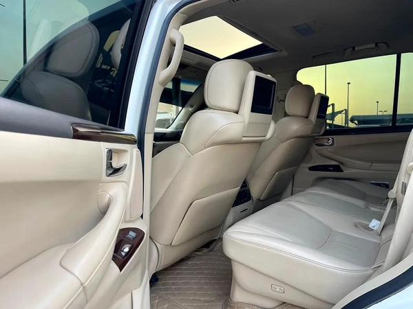 لكذس LX570 محول وكاله بلاك اديشنLexus LX 570 Sport 2014 - GCC Specs - Perfect Condition