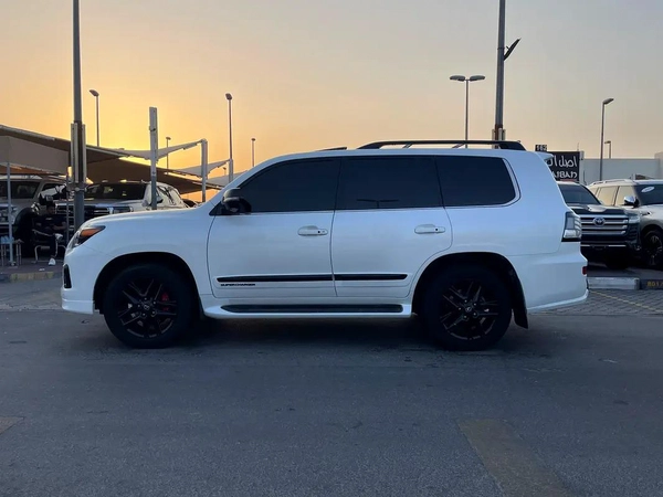 لكذس LX570 محول وكاله بلاك اديشنLexus LX 570 Sport 2014 - GCC Specs - Perfect Condition