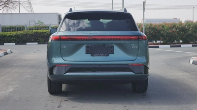 XPENG G9 (Green)-11