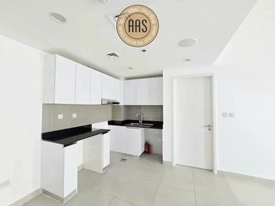 Spacious Apartment ! Pool View ! With Aminities ! Ready to Move ! Luxurious-9