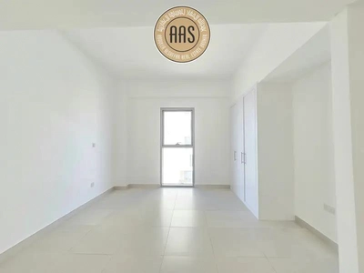 Spacious Apartment ! Pool View ! With Aminities ! Ready to Move ! Luxurious-4