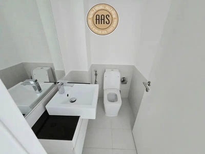 Spacious Apartment ! Pool View ! With Aminities ! Ready to Move ! Luxurious-5