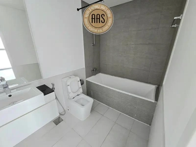 Spacious Apartment ! Pool View ! With Aminities ! Ready to Move ! Luxurious-6