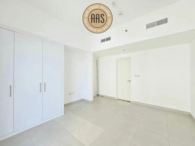 Spacious Apartment ! Pool View ! With Aminities ! Ready to Move ! Luxurious-8